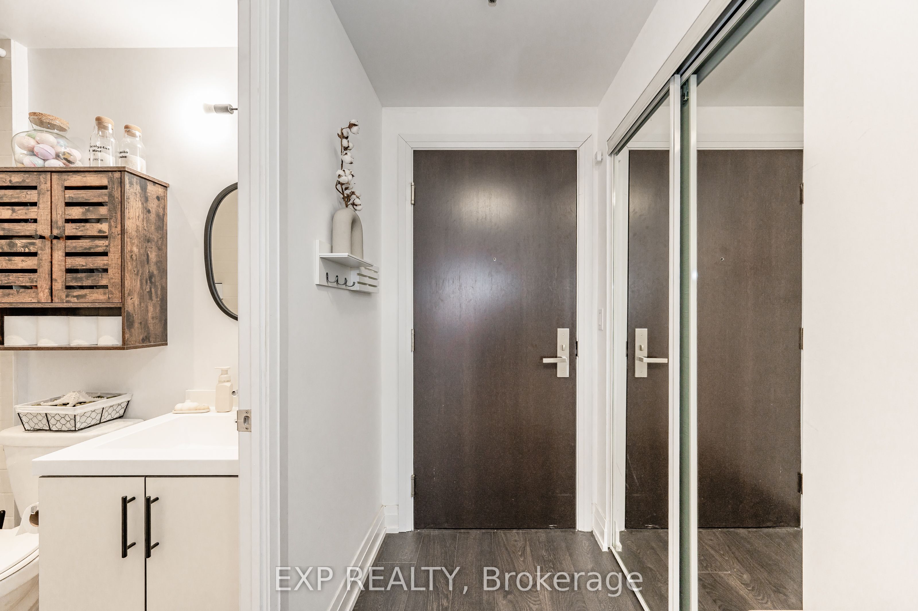 Residential Lease in Oakville 4