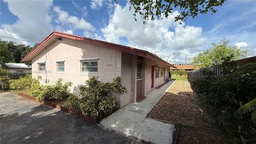 e-4235 Sw 62nd Ave, Davie, FL, 33314-3424 | Card Image