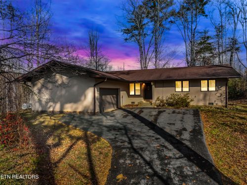 330 Jackson Rd, Gatlinburg, TN, 37738-4616 | Card Image