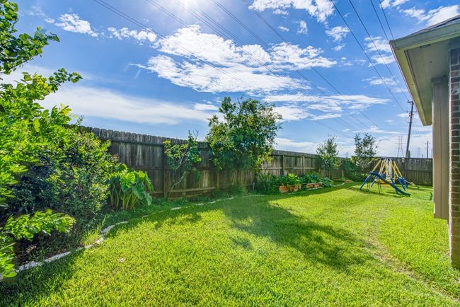 613 E Fork, House other with 4 bedrooms, 3 bathrooms and 5 parking in Webster TX | Image 38