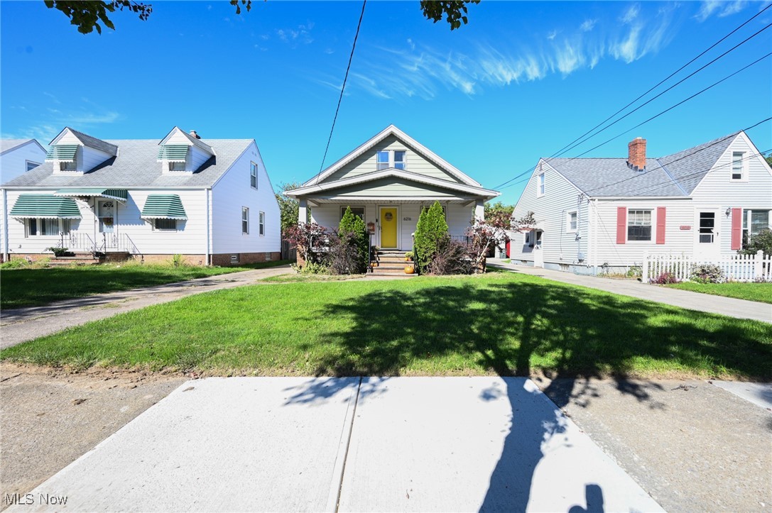 Traymore Ave, Brooklyn, OH 44144