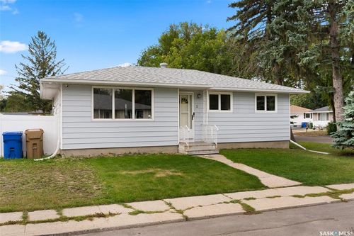 3 Mccusker Ave, Regina, SK, S4R4L7 | Card Image
