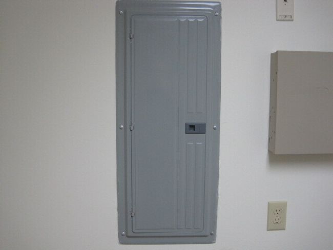 Breaker Box - 200 Amp Service | Image 14
