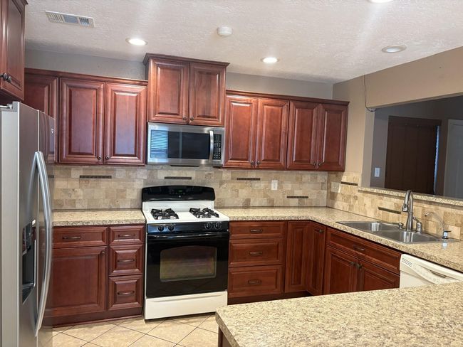 Kitchen | Image 6