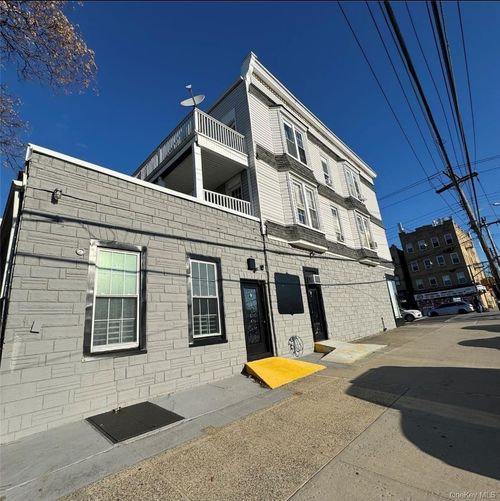 3182 E Tremont Ave, Bronx, NY, 10461-5753 | Card Image