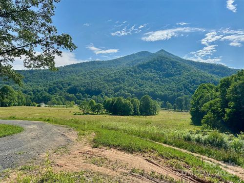 2-2 Highland Avenue Ext, Spruce Pine, NC, 28777-8110 | Card Image