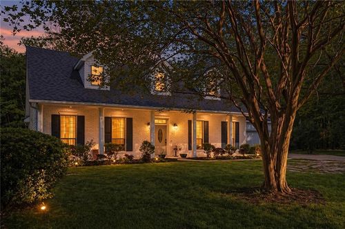 105 Westwood Dr, Mandeville, LA, 70471-8901 | Card Image