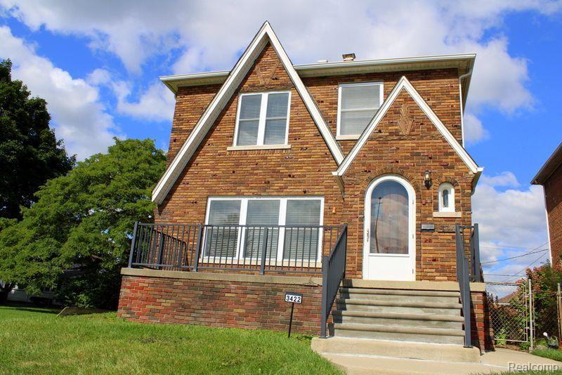 4th St, Trenton, MI 48183