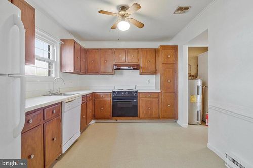 322 E Maple Ave, STERLING, VA, 20164-4225 | Card Image