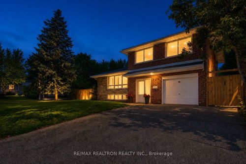 249 Tampico Rd, Richmond Hill, ON, L4C4R8 | Card Image