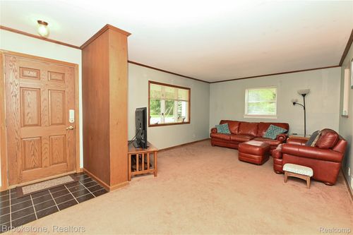 37411 Edgewood St, Clinton Twp, MI, 48036-2610 | Card Image