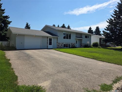 523 Hearn St, Outlook, SK, S0L2N0 | Card Image