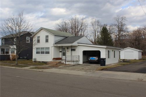 904 Magee St, Watkins Glen, NY, 14891-1407 | Card Image