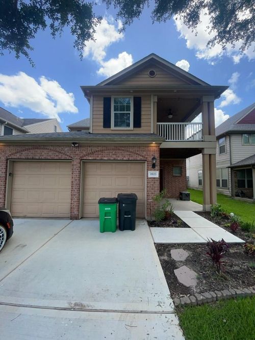 2823 Feather Green Trl, Fresno, TX, 77545-7153 | Card Image