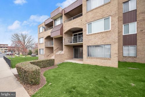 apt-t2-416 Girard St, GAITHERSBURG, MD, 20877-3310 | Card Image