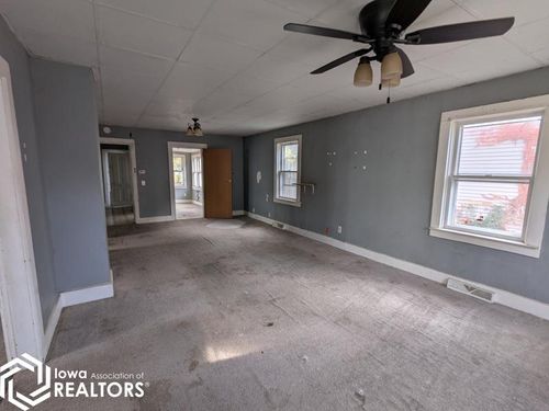 1320 S 10th St, Burlington, IA, 52601-3859 | Card Image