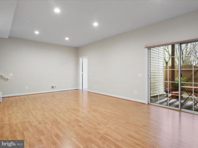 9332 Branch Side Ln, Townhouse with 4 bedrooms, 4 bathrooms and null parking in FAIRFAX VA | Image 33