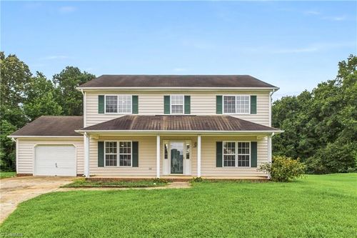 900 Stockwood Ct, High Point, NC, 27265-1014 | Card Image