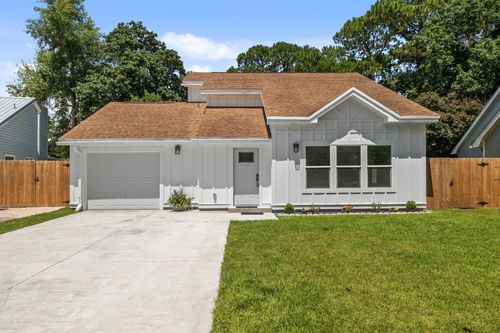 387 Canterbury Cir Nw, Fort Walton Beach, FL, 32548-4588 | Card Image