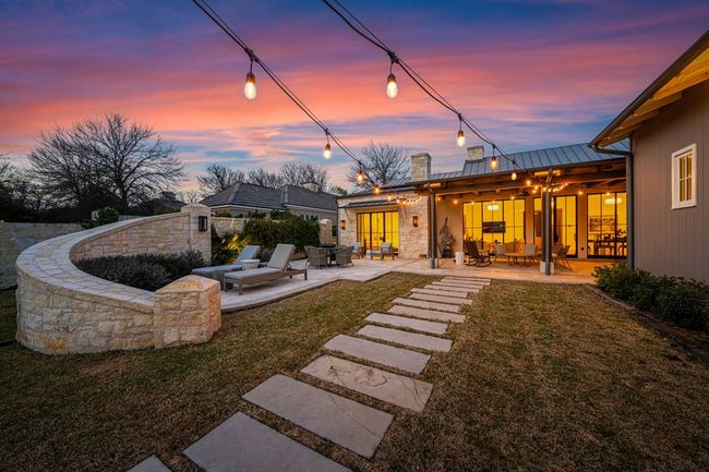 705 W Creek St, Home with 3 bedrooms, 5 bathrooms and 3 parking in Fredericksburg TX | Image 39
