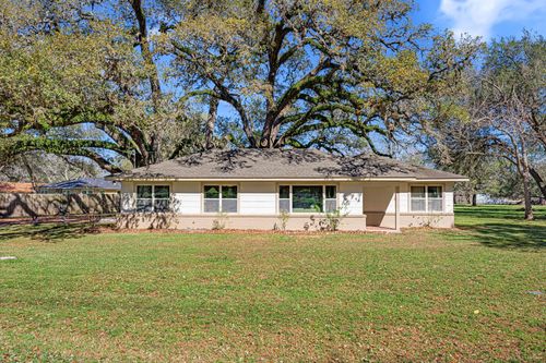 102 North St, Columbus, TX, 78934-1562 | Card Image