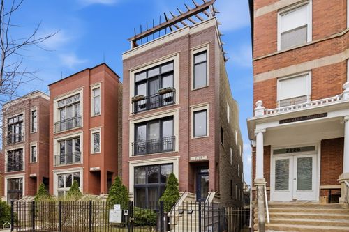 apt-2-2229 N Leavitt St, Chicago, IL, 60647-0550 | Card Image