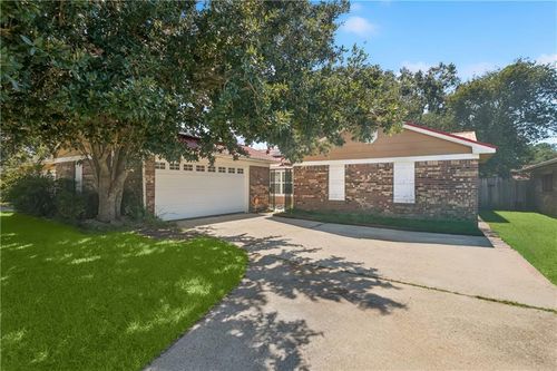 319 Westminster Dr, Slidell, LA, 70460-8422 | Card Image