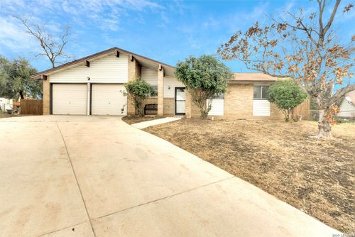 15111 Corral Cir, San Antonio, TX, 78247-1805 | Card Image