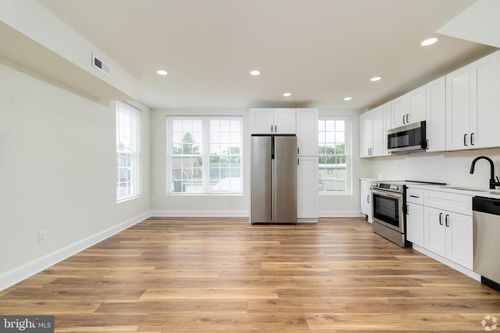 apt-8-112 Washington Ave, DOWNINGTOWN, PA, 19335-2964 | Card Image