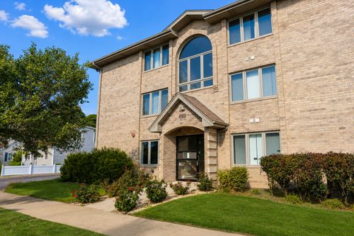 b3-5258 79th St, Burbank, IL, 60459-3503 | Card Image
