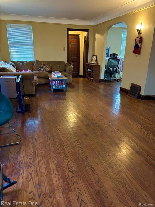 14392 Warwick St, Detroit, MI, 48223-2953 | Card Image