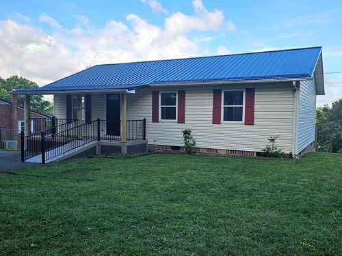 106 Fairview St, Richlands, VA, 24641-2806 | Card Image