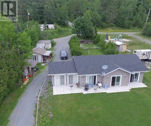 615 Pinecove Rd, Warren, ON, P0H2N0 | Card Image