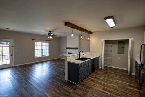 apt-102-226 Lola Ln, Pilot Mountain, NC, 27041-9347 | Card Image