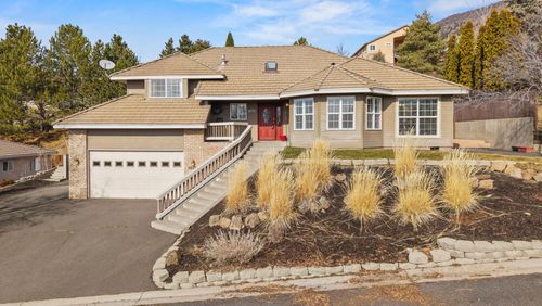 5615 Basin View Dr, Klamath Falls, OR, 97603-3988 | Card Image