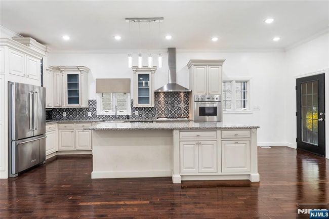 801 W End Ave, House other with 4 bedrooms, 4 bathrooms and null parking in Cliffside Park NJ | Image 9