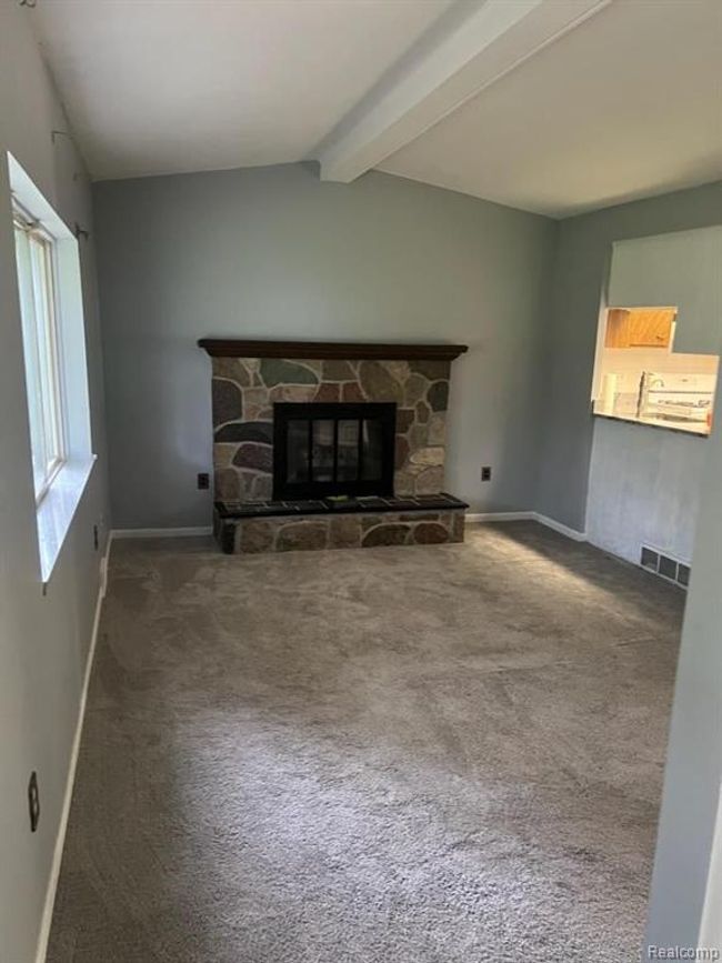 29617 Mackenzie Circle W, Inactive in Warren Zoocasa