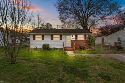 1312 Virginia Ave, Chesapeake, VA, 23324-1852 | Card Image