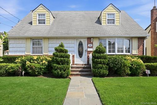 144 Hughes Pl, Albertson, NY, 11507-1602 | Card Image