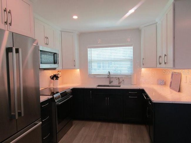 APT-9 - 100 The Esplanade N, Condo with 1 bedrooms, 1 bathrooms and null parking in VENICE FL | Image 11