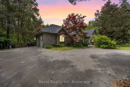 2924 Nottawasaga Dr, Clearview, ON, L0M1S0 | Card Image
