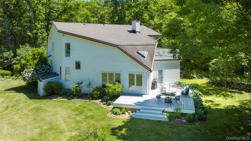 19 Blues Quarry, Woodstock, NY, 12498 | Card Image