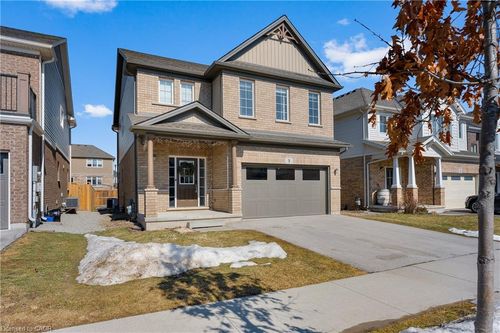 9 Marissa St, Fonthill, ON, L0S1E6 | Card Image