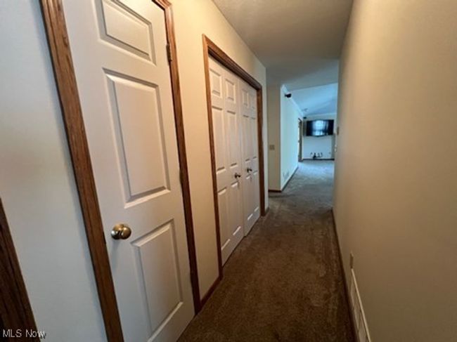 Corridor with dark carpet | Image 19