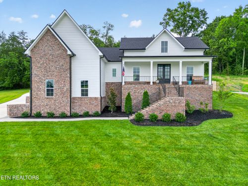 545 Bridle Path Ln, Hartsville, TN, 37074-3585 | Card Image