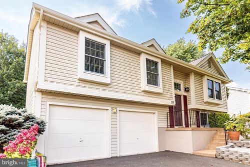 313 Samantha Dr, STERLING, VA, 20164-5538 | Card Image