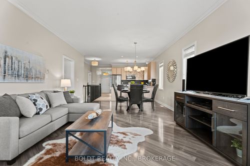 8 Willowlanding Crt, Welland, ON, L3C7L7 | Card Image