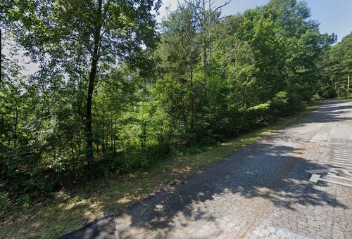 803 Trailwinds Dr, Westminster, SC, 29693-6352 | Card Image