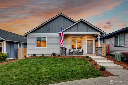 816 Ne 11th Ct, Battle Ground, WA, 98604-4630 | Card Image