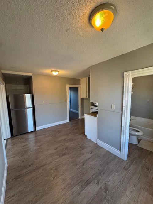 3f-34 Cheney Place, Manchester, NH, 03103 | Card Image